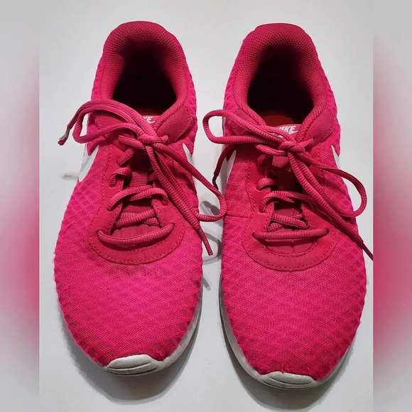 Nike Barbie Pink Women's Running Sneakers Shoes Trainers Girlhoodcore, sz 8.5 - Picture 1 of 16